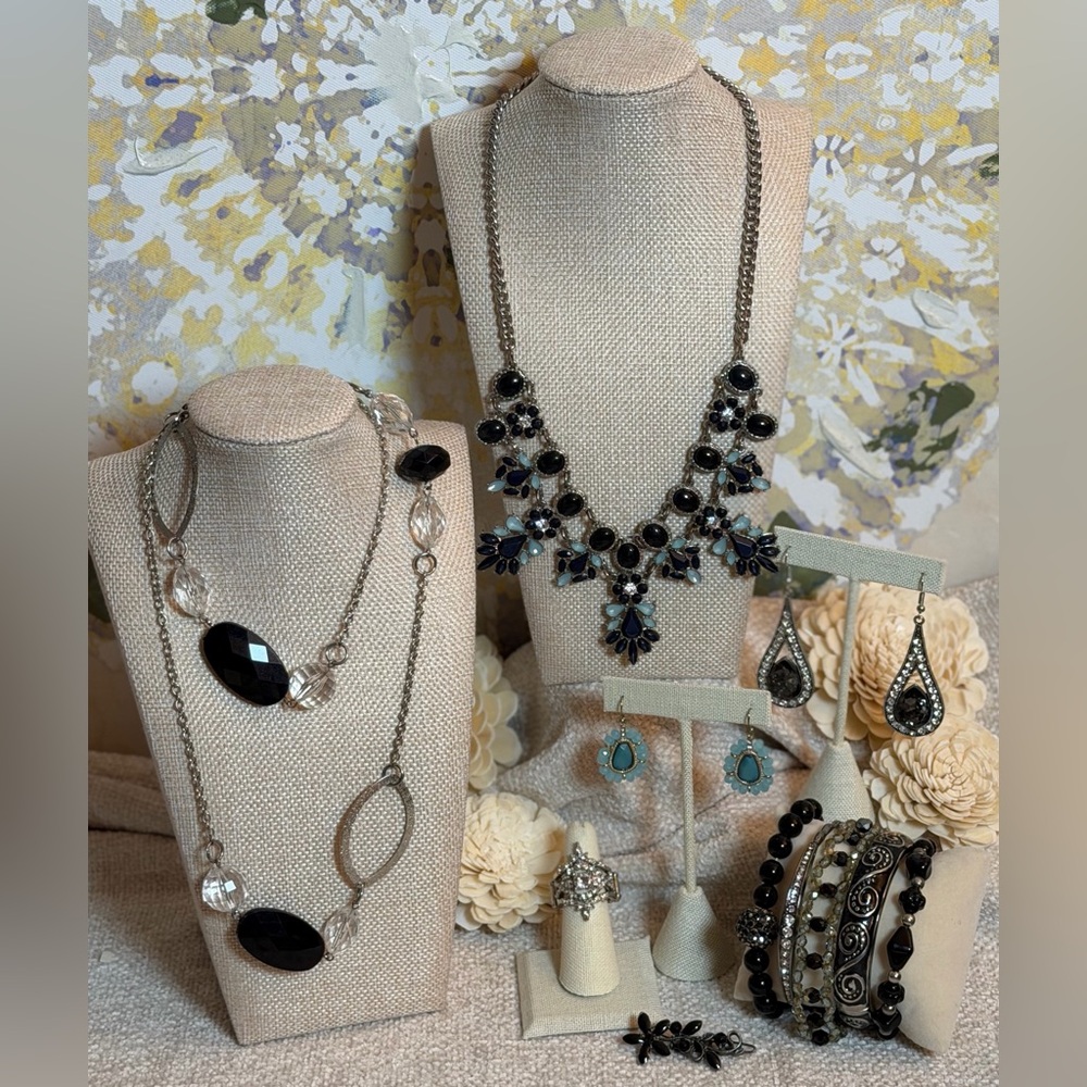 #676 “Lady In Black” 11 pc Jewelry Set‎ Bundle - Necklaces Earrings Bracelets